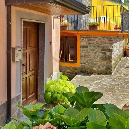 La Casetta Rosa Rocchetta di Vara ภายนอก รูปภาพ
