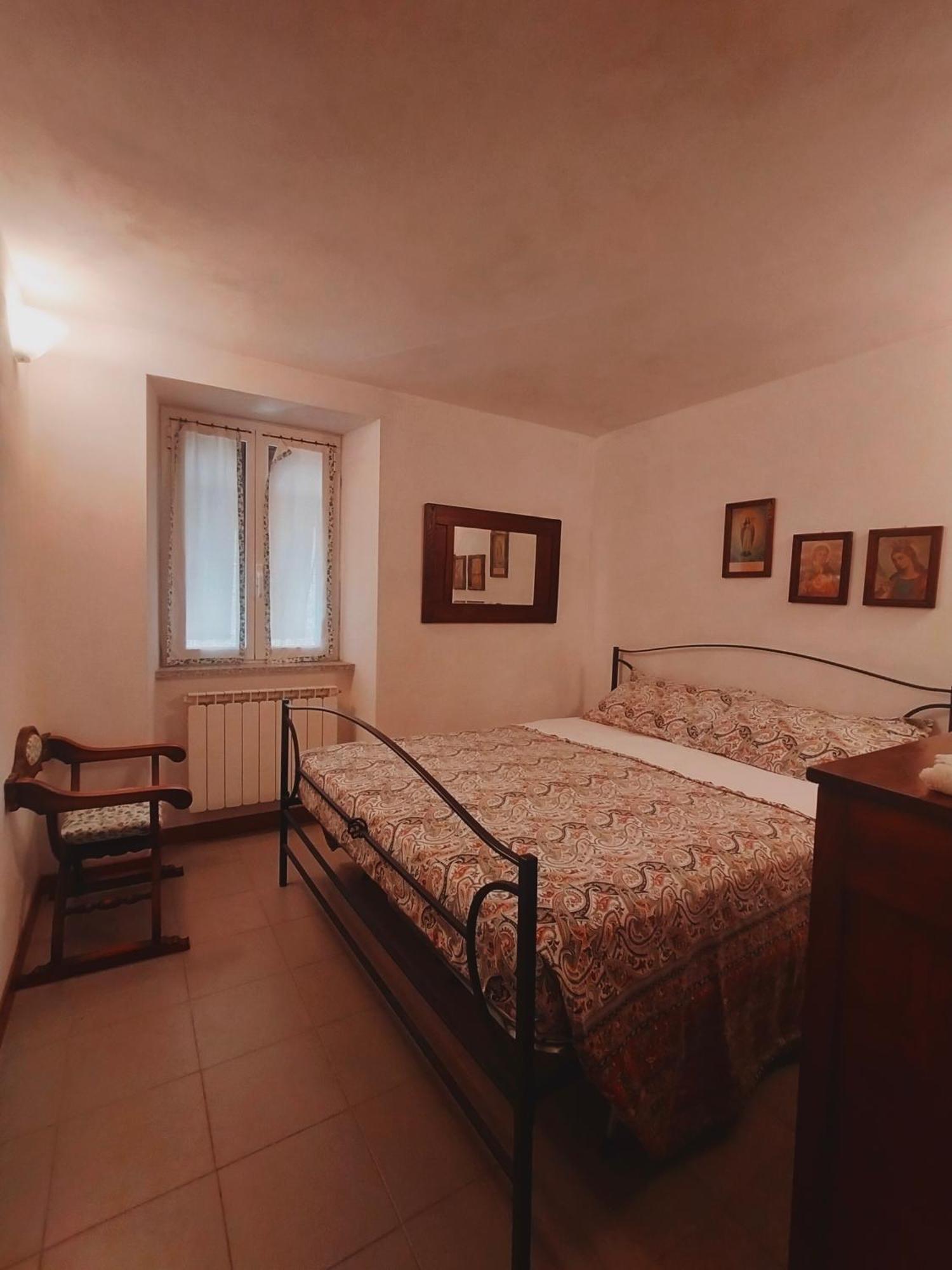 La Casetta Rosa Rocchetta di Vara ภายนอก รูปภาพ